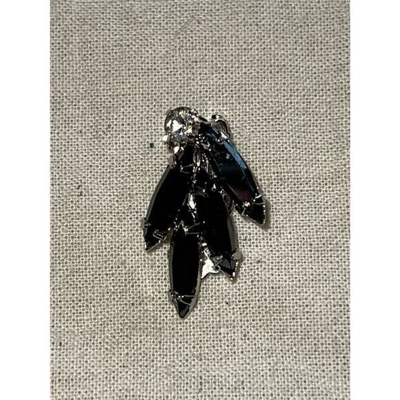 Vintage Silver Tone Black Rhinestone Clip On Earrings - Picture 4 of 13